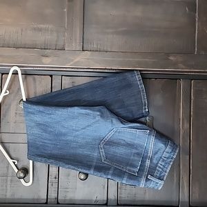 🌞 Vera Wang Roll Cuff Capri Jeans